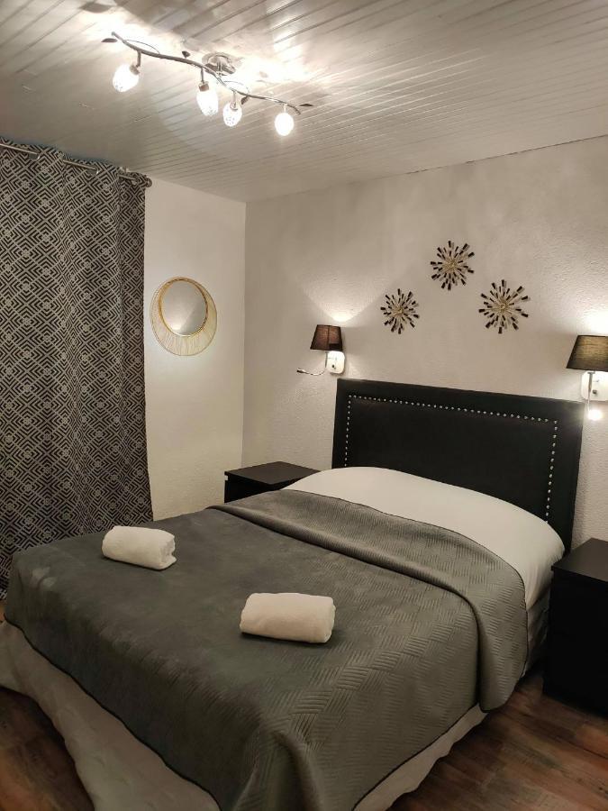 Hotel Du Levant Castellane Bagian luar foto