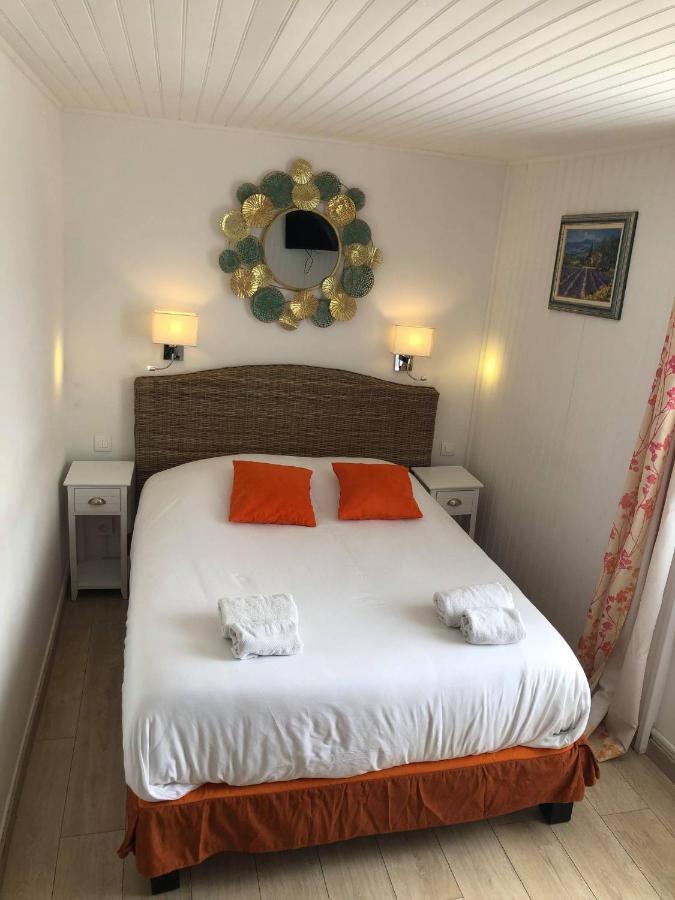 Hotel Du Levant Castellane Bagian luar foto