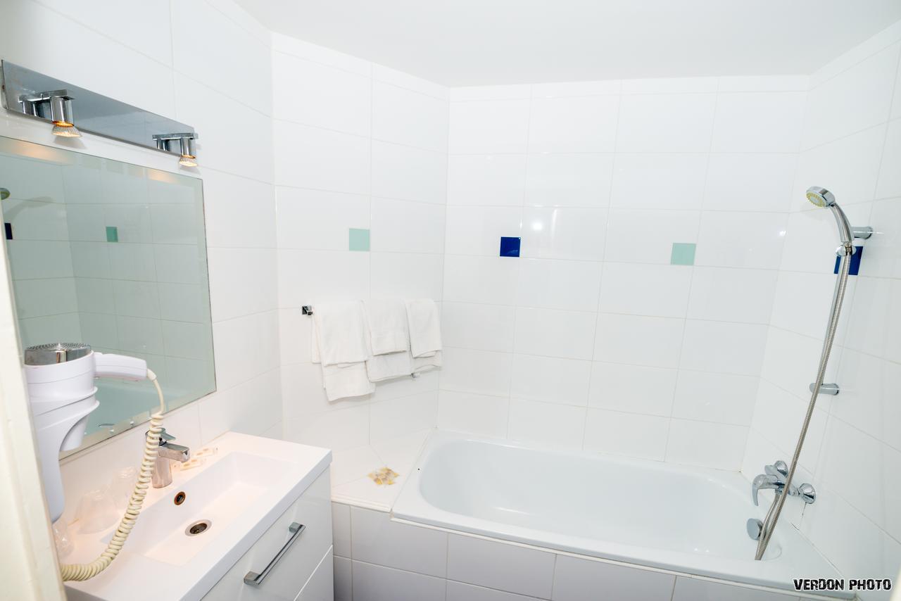 Hotel Du Levant Castellane Bagian luar foto