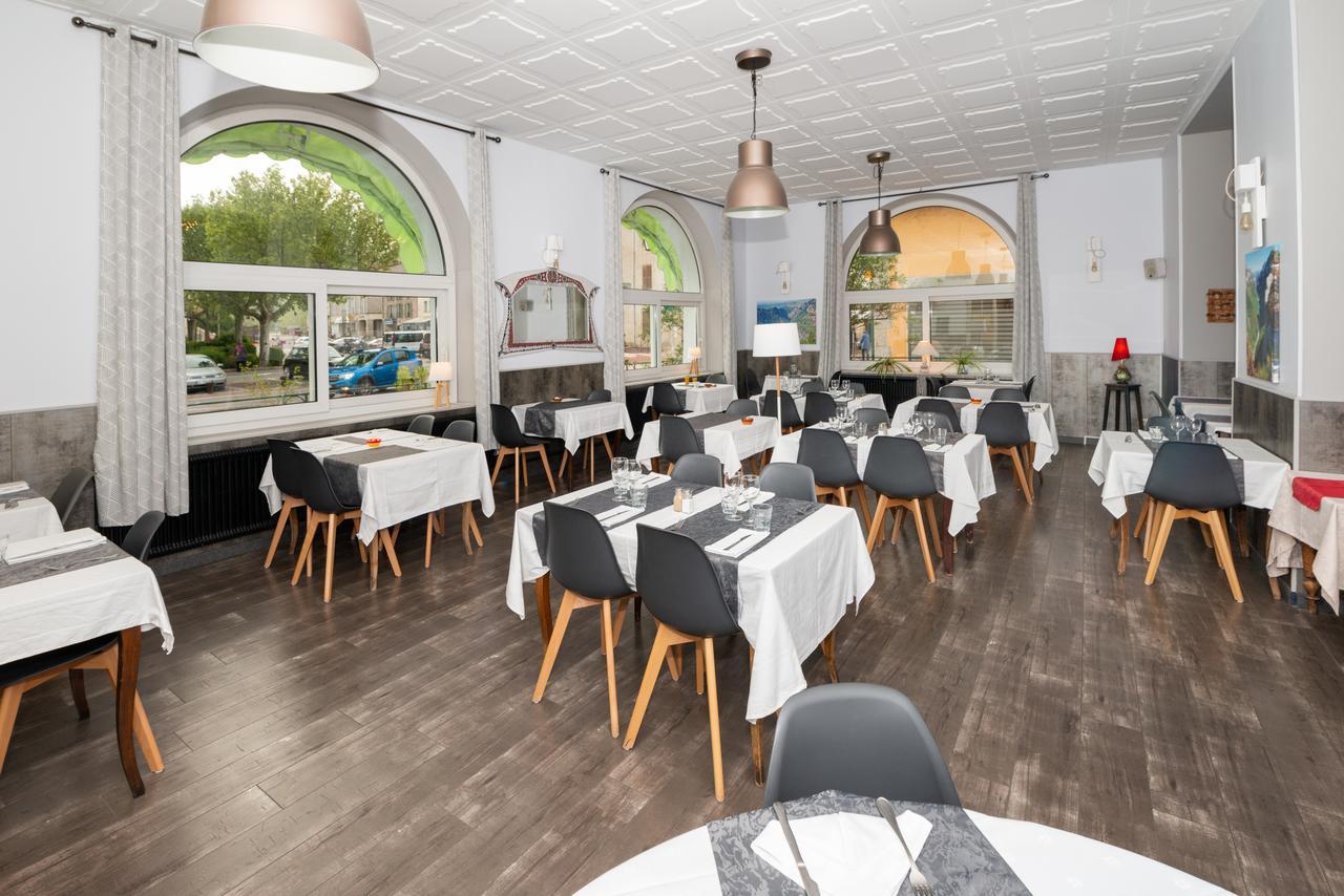 Hotel Du Levant Castellane Bagian luar foto